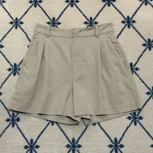 Madewell The Harlow Khaki Short in Drapey Twill